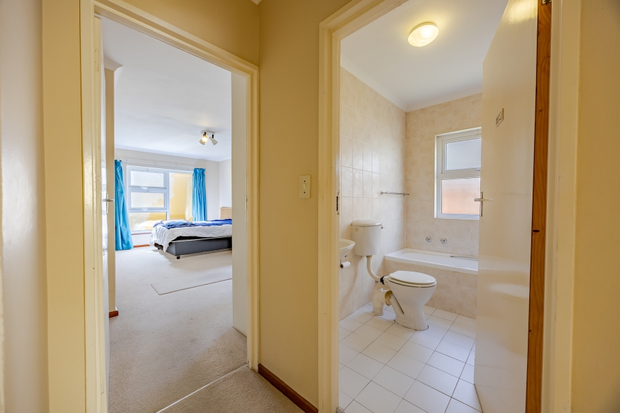 2 Bedroom Property for Sale in Lakeside Western Cape